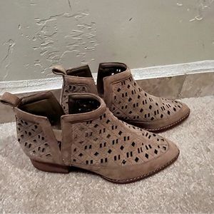 Tan suede Ankle booties,